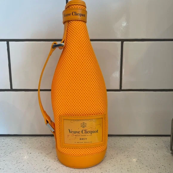 Veuve Clicquot Ice Jacket - Picture 2 of 5
